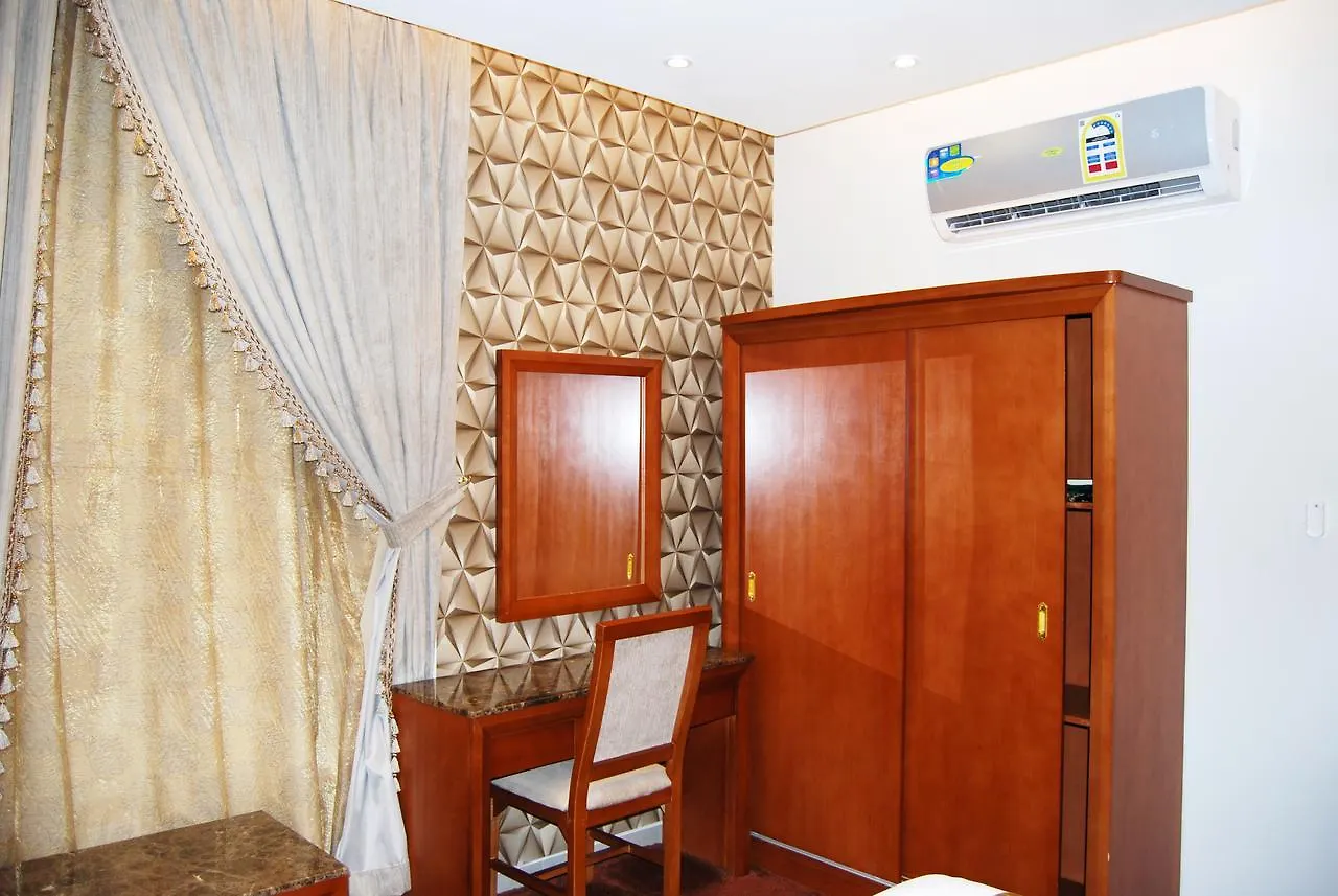 Ethal Suits Hira Τζέντα